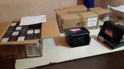 Las cajas conteniendo las tablets fueron presentadas ayer como evidencia ante el Ministerio Público.