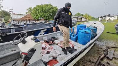 Capturan a colombianos en una lancha con droga en La Mosquitia