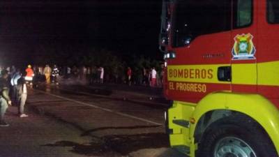 Dos de los jóvenes murieron al instante, mientras que otro fue llevado al hospital de El Progreso, Yoro, pero debido a la gravedad de las heridas falleció.