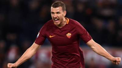 Edio Dzeko ha marcado 6 goles contra equipos españoles en su carrera, 4 al Villarreal, uno al Real Madrid y un al Barcelona.