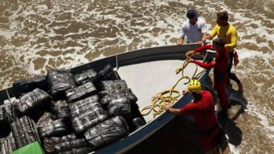Los individuos transportaban la droga que procedía de Nicaragua en una lancha. Foto referencial.