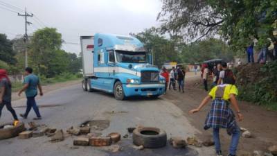 Las tomas de carreteras terminan por trastornar la actividad económica.