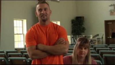 Tony Yahle junto a su esposa.