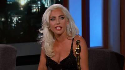 En el show de Jimmy Kimmel, Lady Gaga habló sobre las especulaciones de que ella y Bradley Cooper están enamorados.