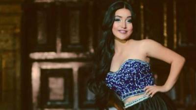 La quinceañera Rubí lanzó oficialmente su carrera como cantante.