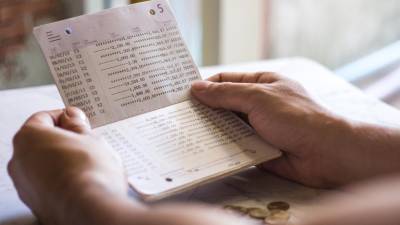 Fotografía referencial de una libreta de cuenta bancaria.