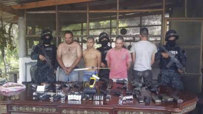Cuatro de los ocho detenidos en Copán al momento de su captura.