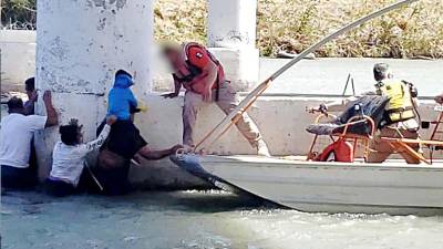 En un comunicado, indicó que el pasado martes fueron hallados en el afluente seis hondureños con síntomas de hipotermia, entre ellos un menor de edad y una mujer.