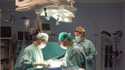 No hay edad, hasta chinos de más de 70 años están optando por realizarse cirugías de pene.