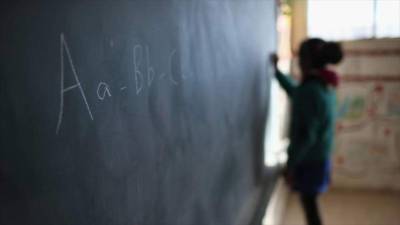 Las autoridades educativas en Europa instan a los padres a alertar a sus hijos sobre los peligros de los juegos o retos en redes sociales.