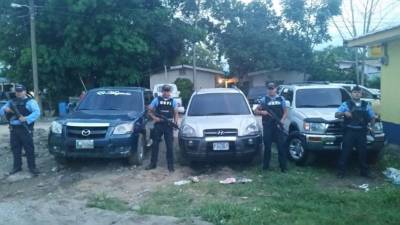 Los tres carros tienen placas guatemaltecas.