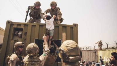 Desde la toma del poder de los talibanes, países del mundo han abierto sus puertas para los afganos: Fotografía: AFP.