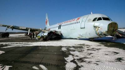 Según reportes de diversos medios internacionales, el vuelo AC624 de Air Canada, procedente de Toronto, llevaba 137 personas a bordo.