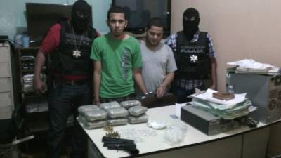 Los capturados son Elmer Osmán Mejía Reyes, 30 años, y Dario Heriberto Cruz Reyes, 20 años, ambos originarios de Tocoa.