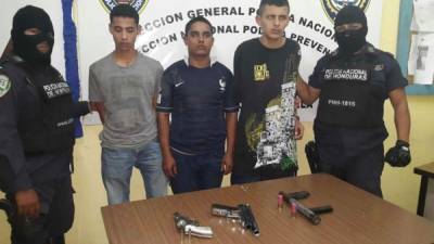 Los detenidos Kevin Jonathan Ávila Valeriano, Reynieri Javier Velásquez García, Sabier Fernando Mercado Sierra y Cristian Anderson Zubia García.