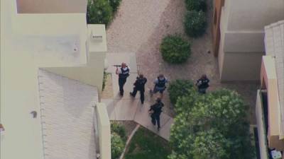 Las autoridades respondieron a una llamada de emergencia por un tiroteo en un restaurante de La Mesa, Arizona. Foto: Twitter.