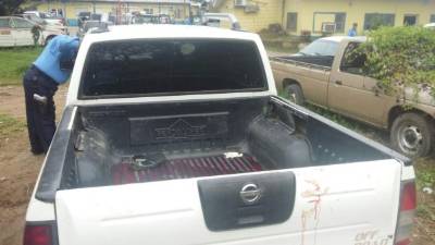 En este vehículo fueron encontrados los cuerpos de los hombres asesinados.