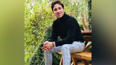 Jorge Alejandro Flores participó en Código Fama Honduras y en La Academia. Este joven se distingue por su enorme talento y carisma.