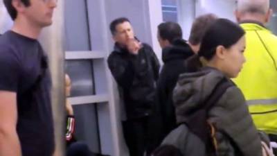 Juan Carlos Osorio en plena discusión con Santiago Bolaños.