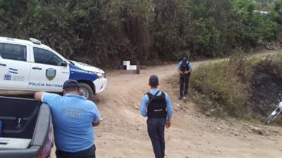 Forenses hicieron el levantamiento de los cadáveres.