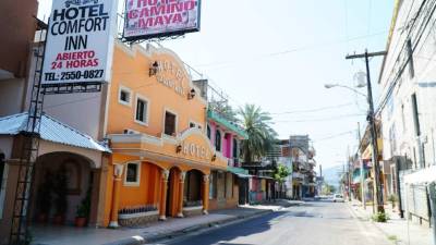 LA PRENSA constató que la mayoría de hoteles en el centro están cerrados. Foto: Franklyn Muñoz.