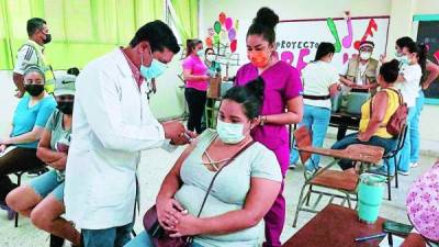 En San Pedro Sula solo ha logrado inmunizar a 3,280 embarazadas, el 20% de la meta.