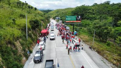 La inauguración del tramo carretero de Naco-Quimistán en Santa Bárbara pareció una concentración política.