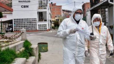 Críticos del actual gobierno boliviano dicen que este no ha dado una respuesta apropiada a la emergencia por la pandemia de COVID-19.