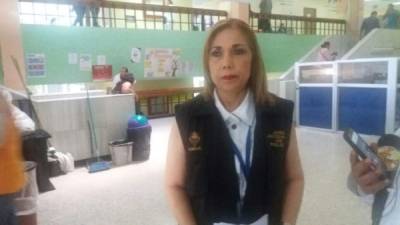 La jueza del juzgado de policía, Mirian Reyes, llegó al Hospital Escuela Universitario (HEU).