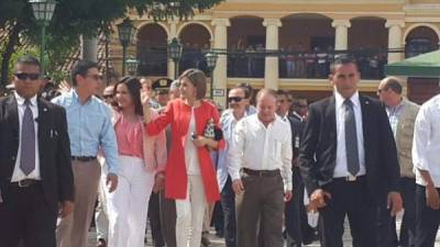 La reina Letizia fue acompañada por autoridades municipales en su visita a Comayagua.