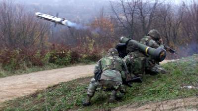 Los misiles antitanques portátiles han sido utilizados por el Ejército ucraniano para destruir varios vehículos militares rusos.