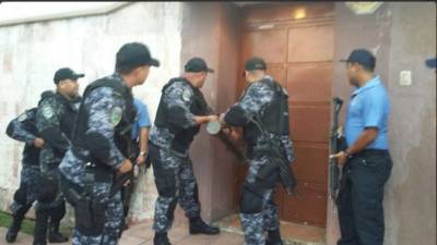 Tras varios meses de seguimiento, la Fiscalía con apoyo de la Policía allanó el sábado la casa de masajes.