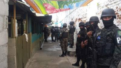 Los operativos en el centro penal de San Pedro Sula comenzaron a eso de las 6:00 am.