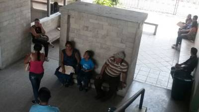 En San Pedro Sula los empleados del Inhfa se mantuvieron en asamblea informativa para tomar medidas si no les resuelven problemática.