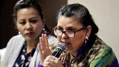 La directora del Centro de Estudios de la Mujer, Suyapa Martínez, participa en una conferencia de prensa este martes, en Tegucigalpa (Honduras).