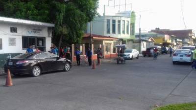 El cuerpo de la víctima quedó dentro de su vehículo.