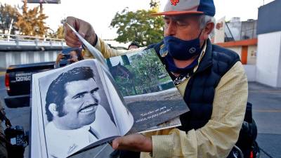 Vicente Fernández murió a consecuencia del Síndrome de Guillain-Barré.