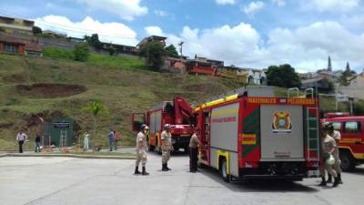 El Cuerpo de Bomberos de Honduras envió un equipo para rescatar a esta persona, pero desafortunadamente murió.