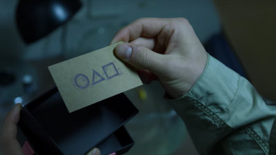 Una empresa busca educar a endeudados en EEUU con una campaña de publicidad inspirada en los Juegos del Calamar.