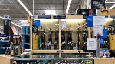 Walmart retiró las armas de sus tiendas por temor a disturbios tras las elecciones presidenciales./AFP.