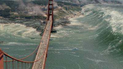 Una escena de la película 'Terremoto' muestra como un Tsunami arrasa con la ciudad de San Francisco.