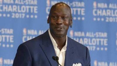 Michael Jordan tiene un patrimonio neto estimado en 1.600 millones de dólares.