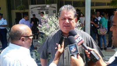 Astor Amaya brinda una conferencia de prensa en relación a la violencia que sacude la zona norte de Honduras, específicamente el municipio de La Lima, Cortés, localidad que está bajo su administración.