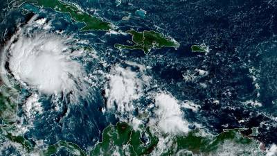 Lisa deja fuertes lluvias en el sureste de México tras azotar Belice como un huracán de categoría I.