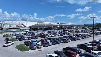 El aeropuerto internacional Ramón Villeda Morales de San Pedro Sula es el más activo del país, recibe más de un millón de viajeros al año.