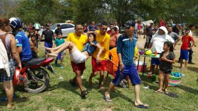Imágenes de un rescate de cuatro jóvenes en el puente de Tencoa, Santa Bárbara.