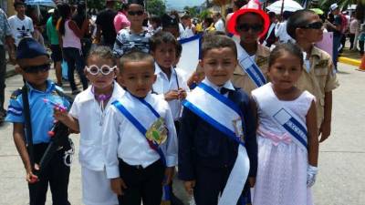 Los pequeños se robaron todas las miradas en los desfiles.