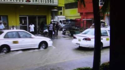 En la zona norte y litoral atlántico de Honduras se han registrado fuertes lluvias en la tarde del jueves.