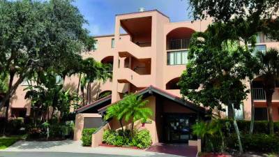 En este edificio en Miami están ubicados los dos apartamentos que los fiscales solicitaron a EUA su aseguramiento.