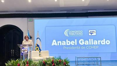 Anabel Gallardo, presidenta del Cohep durante su presentación en el Congreso Tributario realizado hoy.